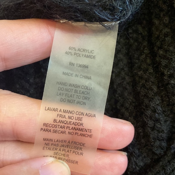 Sioni Black and White Slouch Cardigan NYT - Picture 9 of 10